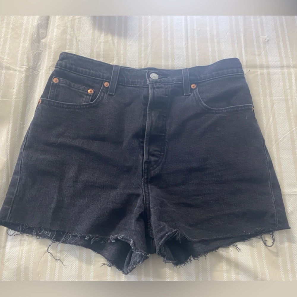 Levi's Black Ribcage Women’s Cutoff Vintage inspired  Highrise shorts Sz 29